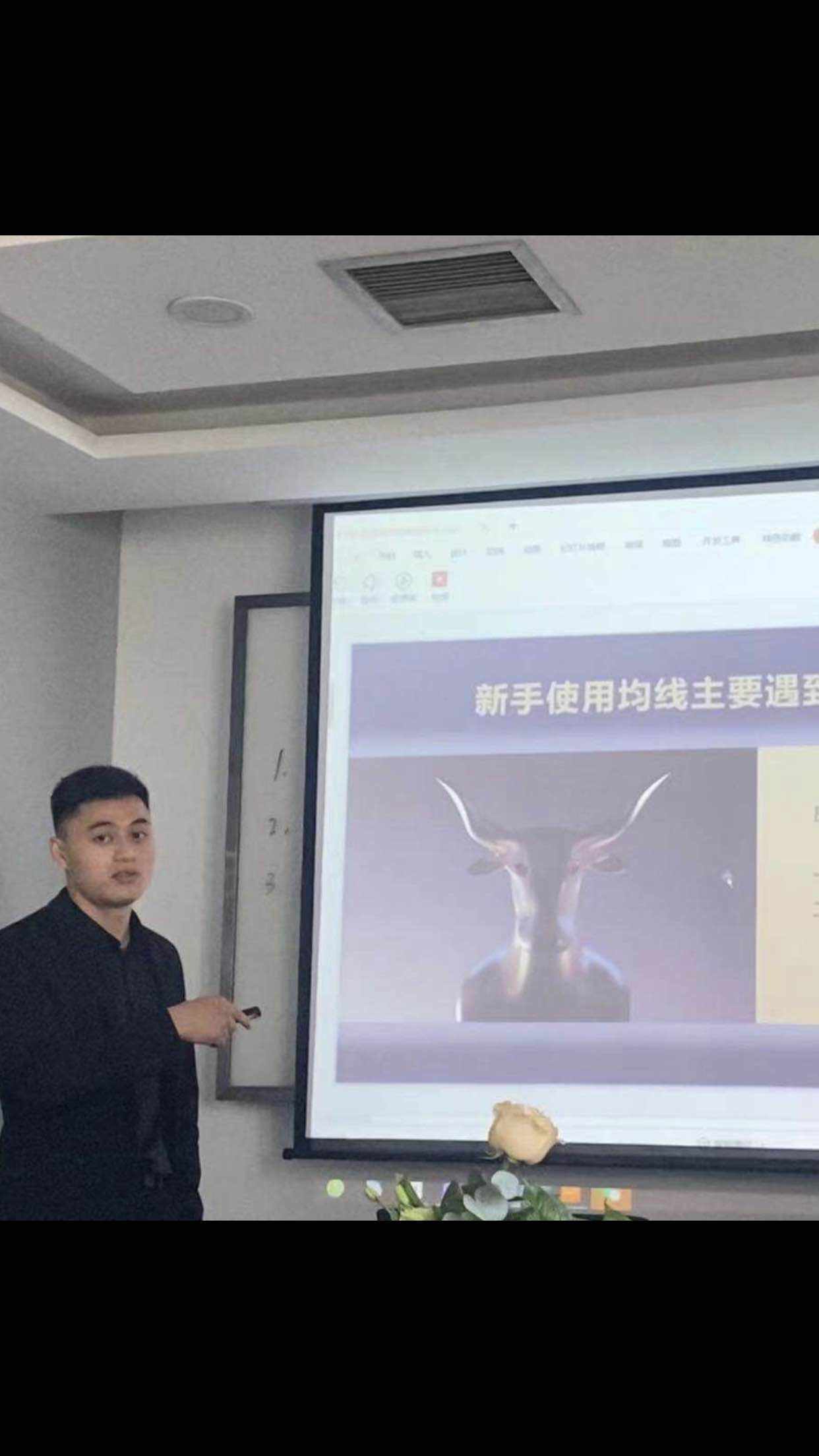 0.01一个月翻仓上去，迎接下一次翻仓。