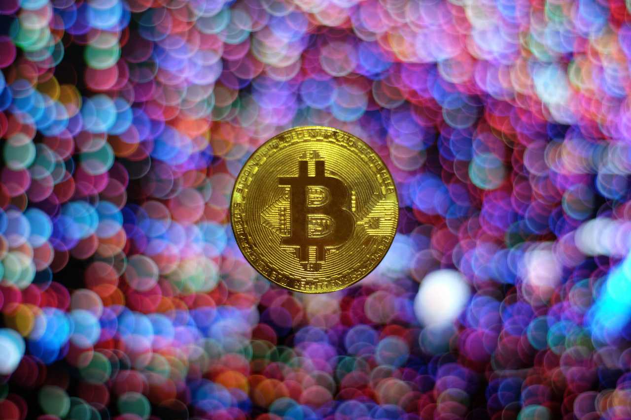BREAKING: Coinbase App Goes Down Just as Bitcoin Skyrockets