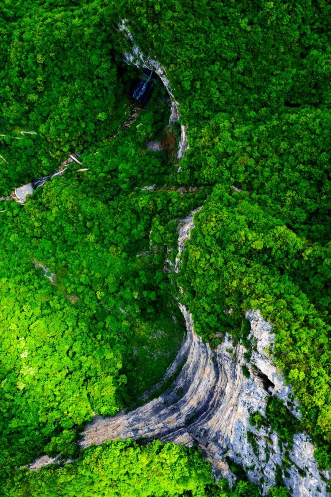 湖北“最仙”的地方，为何一身重庆味儿？