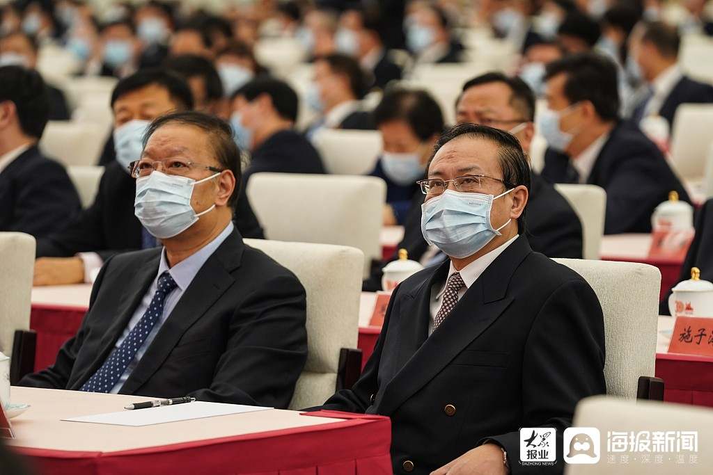 上海：浦东开发开放30周年庆祝大会隆重举行