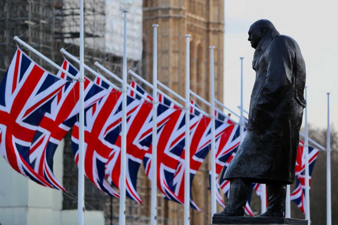 BREAKING: Sterling Rises on Brexit and Vaccine Hopes Despite High Layoff