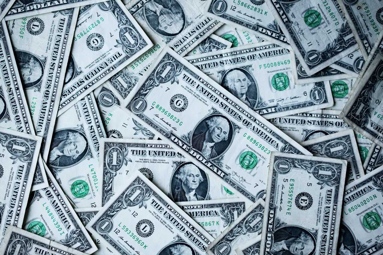 BREAKING: Dollar is Moving Upwards as Hopes of Federal Reserve's Monetary Stimulus Rise