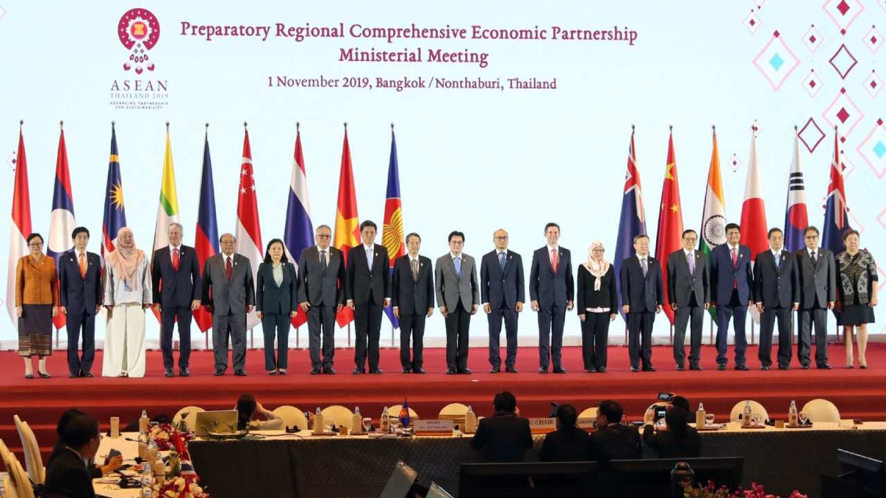 Tin nóng tài chính đầu ngày 16/11 - Ông Trump nhất quyết KHÔNG thừa nhận về kết quả bầu cử Mỹ!