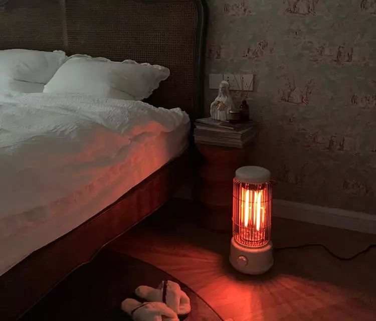 颜值超赞的复古取暖器，柔和得像阳光，冬季家里摆一个，温暖又不干燥