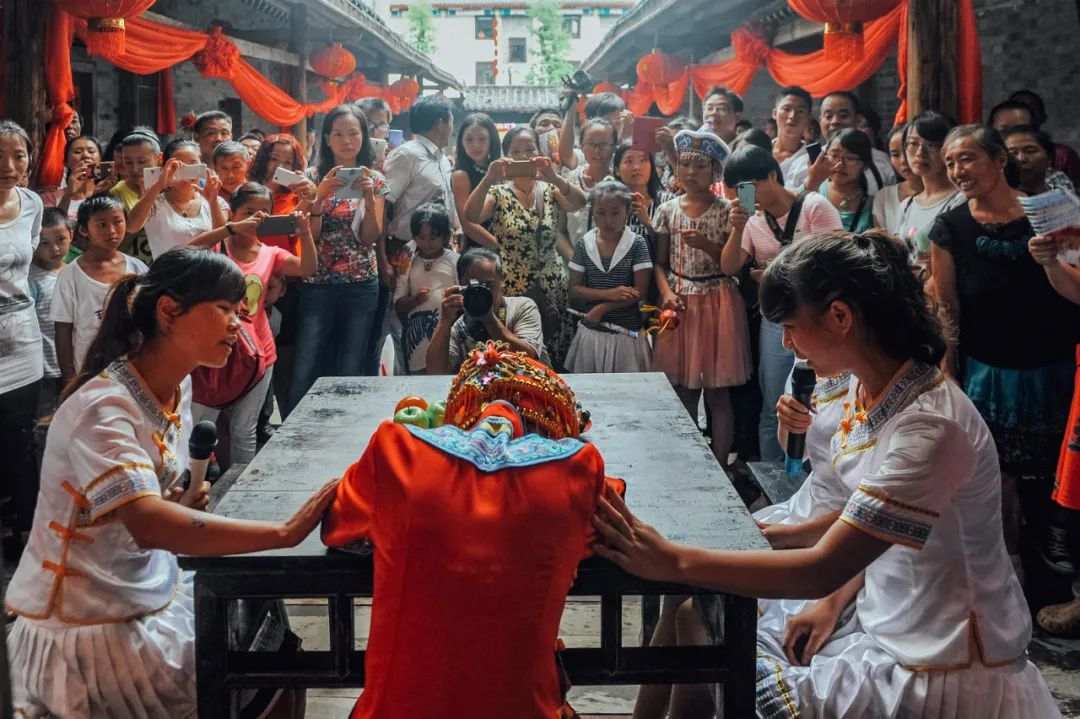 湖北“最仙”的地方,为何一身重庆味儿?