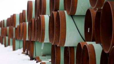 Dầu vọt lên cao nhất trong 8 tháng khi dự trữ tại Mỹ giảm