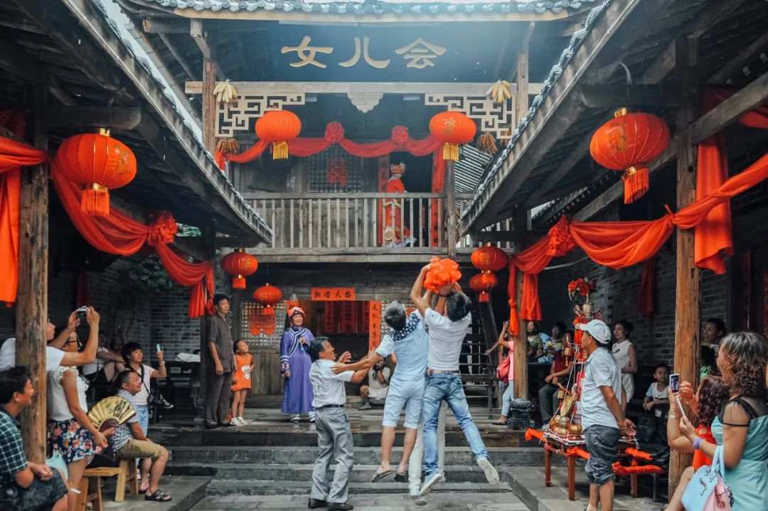 湖北“最仙”的地方,为何一身重庆味儿?