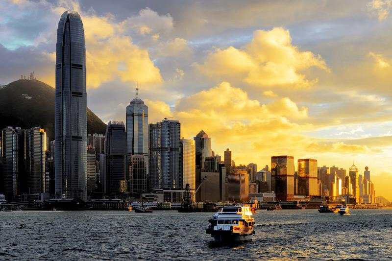 港股收盘:美团、小米强势收涨 阿里巴巴、芯片股大幅下跌