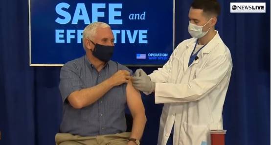 全球疫情最新消息！美国总统特朗普最新发推，又提到“China Virus”、彭斯接种新冠疫苗、美国一护士接种辉瑞疫苗后感到头晕，采访直播捕捉到她晕倒瞬间
