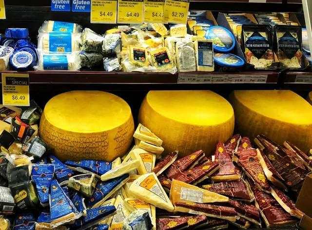 “奶酪第一股”妙可蓝多卖身蒙牛，“孤品”价值盖过公司内部丑闻