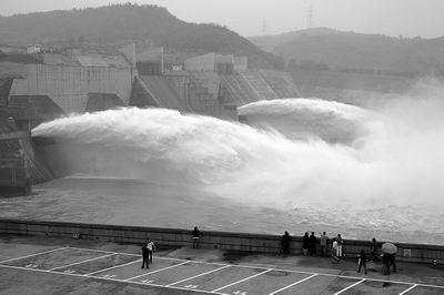 魔幻的2020：全球93%经济体将下滑，而金融市场却处于历史高点