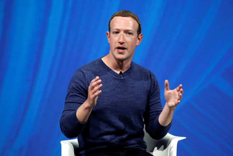 Dow Jones Falls as Apple and Facebook Shares Turn Red