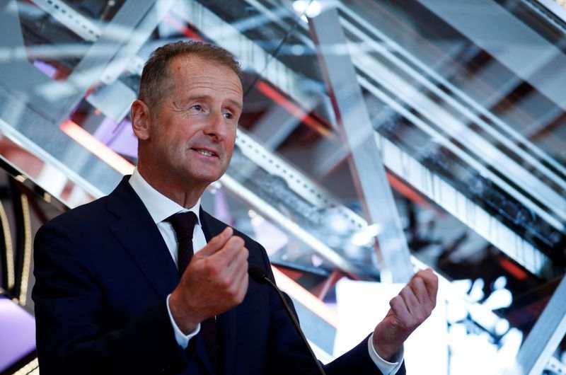 Volkswagen CEO Expects Autonomous Cars On Market From 2025-2030