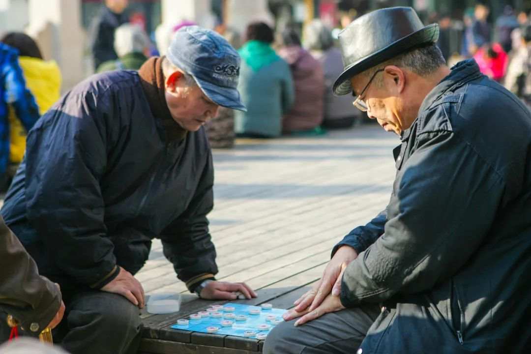 延迟退休板上钉钉，专家：男女延至同龄为好！如何延？35岁“歧视线”又如何破？