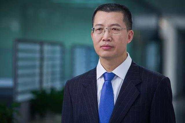 港股升起蓝月亮！市值800亿，创始人身价暴增500亿！