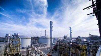 Dầu quay đầu giảm trước thềm cuộc họp chính sách của OPEC+