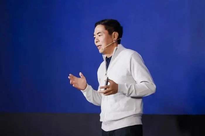 微信十年：日活跃用户近11亿，数个对手停服或转型