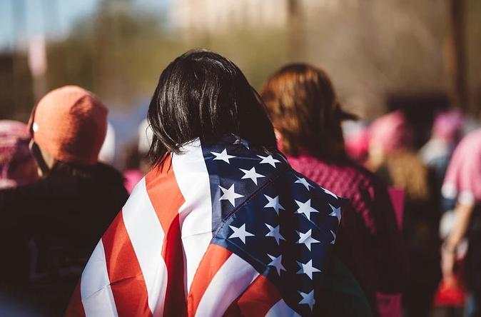 拜登即将就职，面对经济危机，他能防止特朗普主义卷土重来吗？