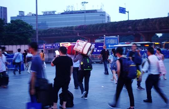 24省份倡议就地过年 春节你打算怎么过？