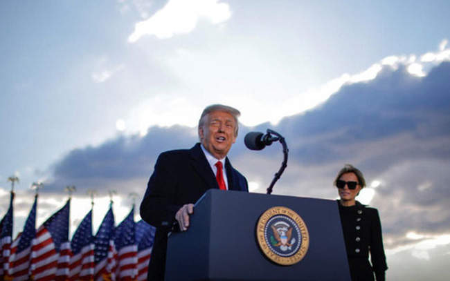 Chính thức rời Nhà Trắng, ông Trump tuyên bố “sẽ trở lại”