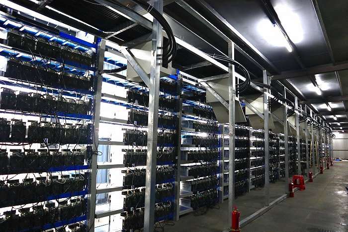 比特币暴涨三个月：矿机卖疯 价格翻倍