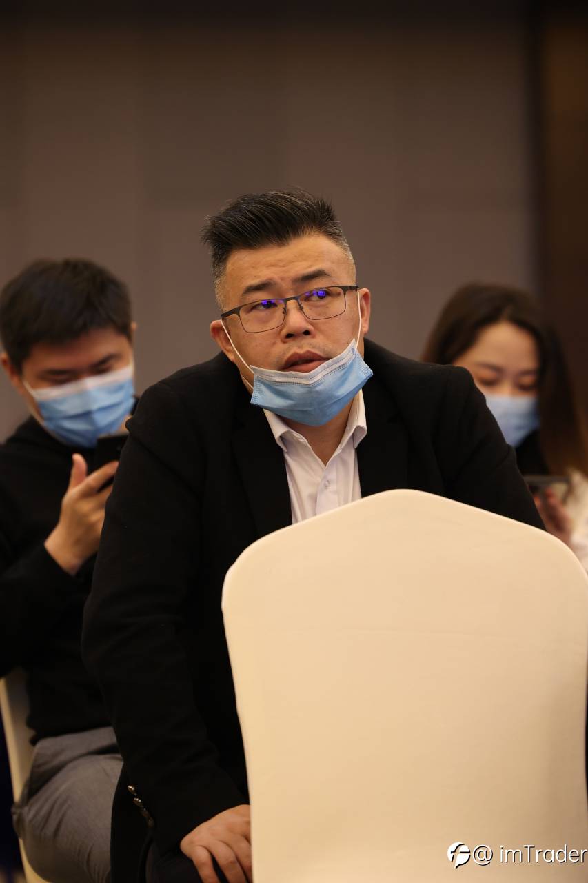姜伟男老师发表演讲：用量化武装你的交易