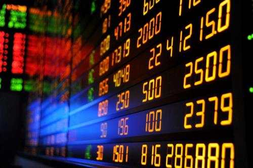 Nasdaq giảm khi các nhà đầu tư chuẩn bị cho Làn sóng Xanh đảng Dân chủ