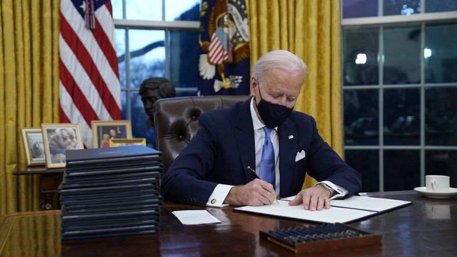 Biden: 600.000 người Mỹ sẽ chết trước khi mọi việc trở nên tốt đẹp hơn