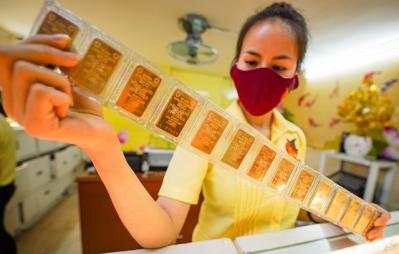 Giá vàng ngày 19.2: Giảm 250.000 đồng, vẫn cao hơn thế giới trên 7 triệu đồng