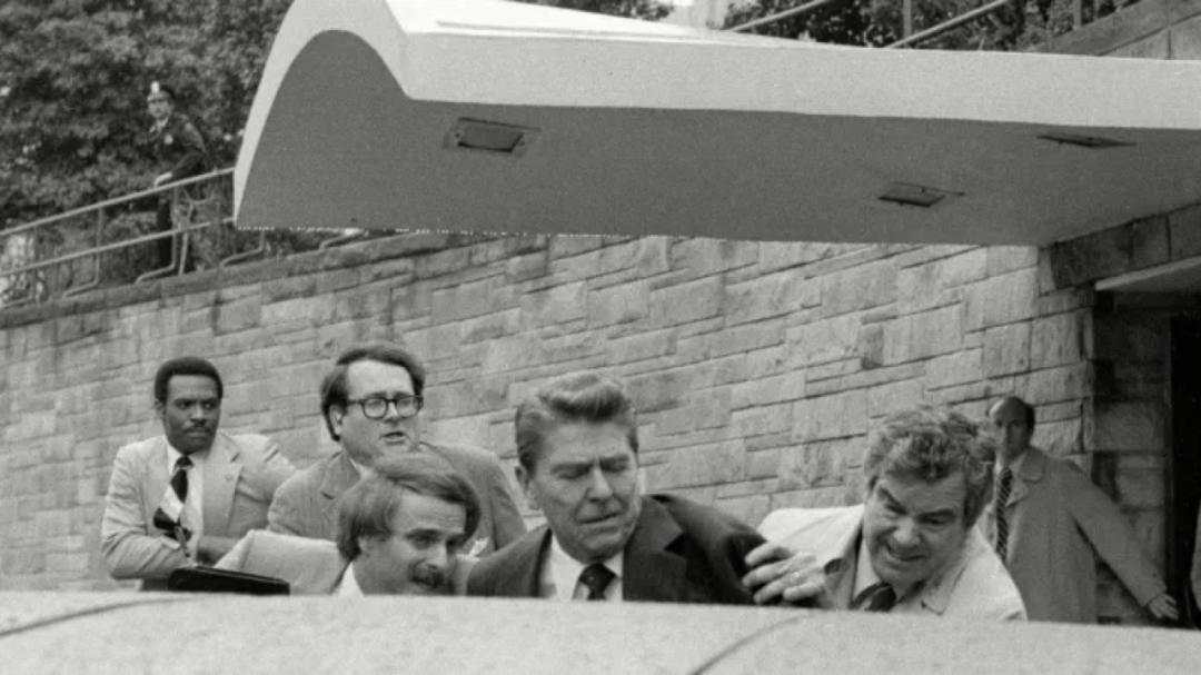 争分夺秒，谁在跟拜登赛跑？