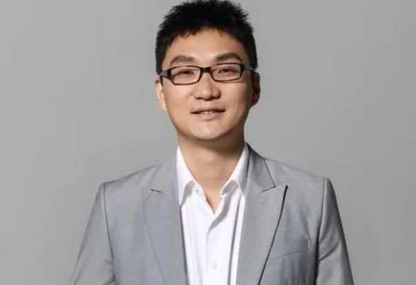 黄峥的退与进：辞任拼多多董事长，捐赠1亿美金探索前沿科技