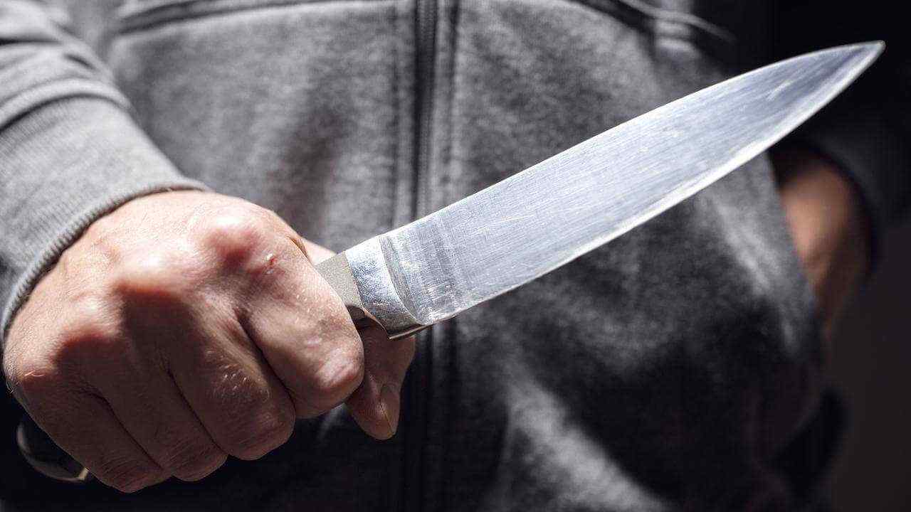 Istilah Falling Knife dalam Trading Forex, Peringatan Penting Bagi Trader