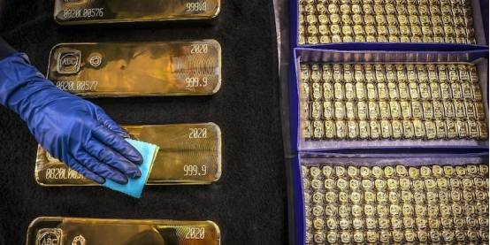 还在指望黄金对冲通胀？全球最大资管公司：投资者唯有寻求现金对冲！