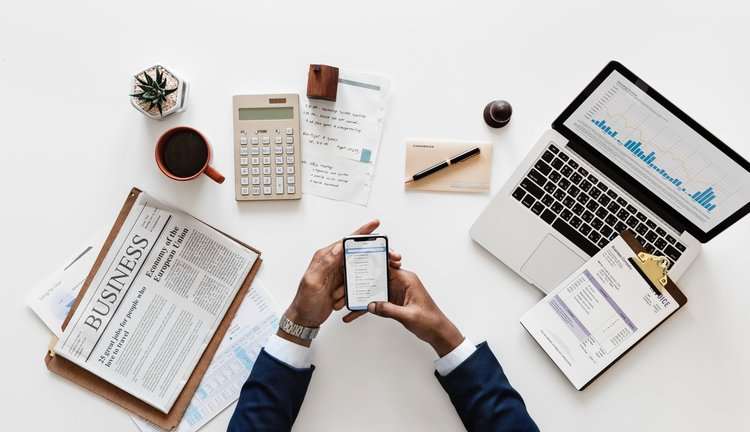 8 Tips Memilih Sekuritas (Broker Saham) Terbaik