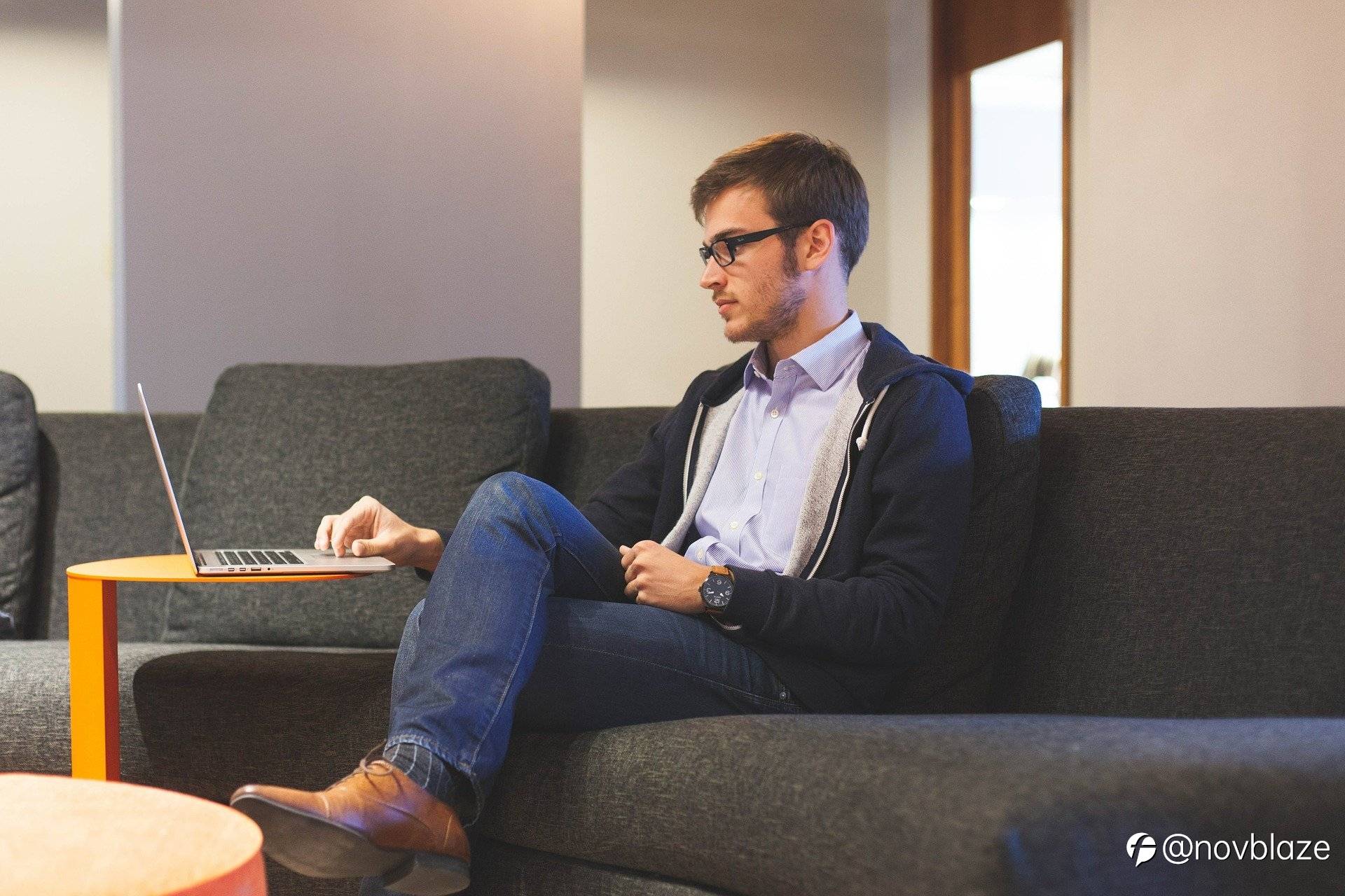 Which is more effective: technical analysis or fundamental analysis?