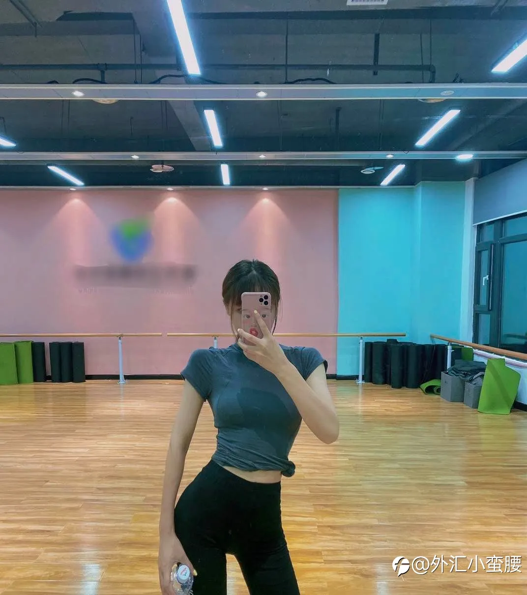 feed image