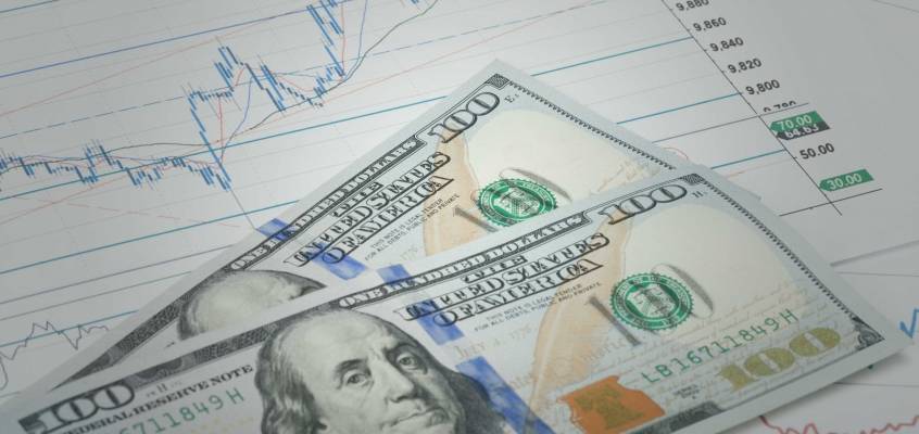 Dolar AS Bergerak Melemah Karena Outlook Ekonomi AS Yang Memburuk, Dibayangi Potensi Suku Bunga Negatif
