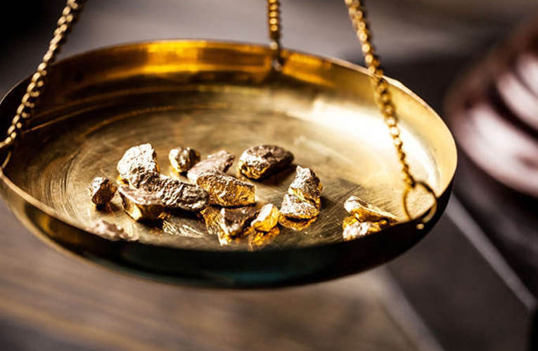 GOLD Masih Bertahan Di Level Atas