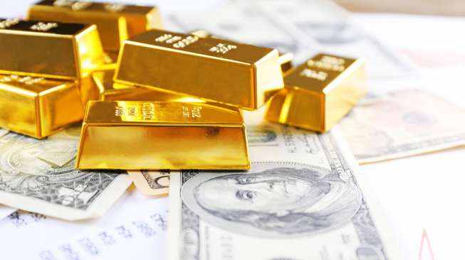 Harga Emas Kembali Turun Dihantam Penguatan Dolar AS