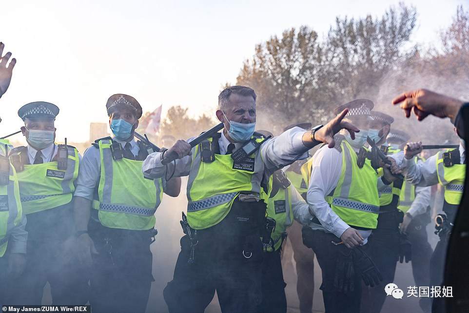全英震怒！鲍里斯爆粗口侮辱10万新冠死者：尸体堆成山，我tm也不封城