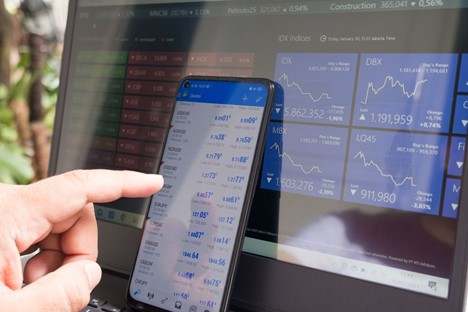 The Influence of Tech on Asian Forex Markets