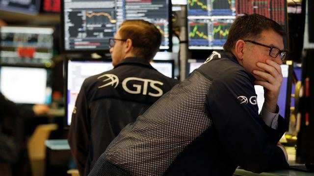 Investor Khawatir Kenaikan Kasus COVID-19, Wall Street Merosot