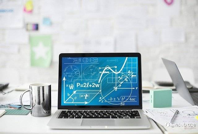 Which is more effective: technical analysis or fundamental analysis?