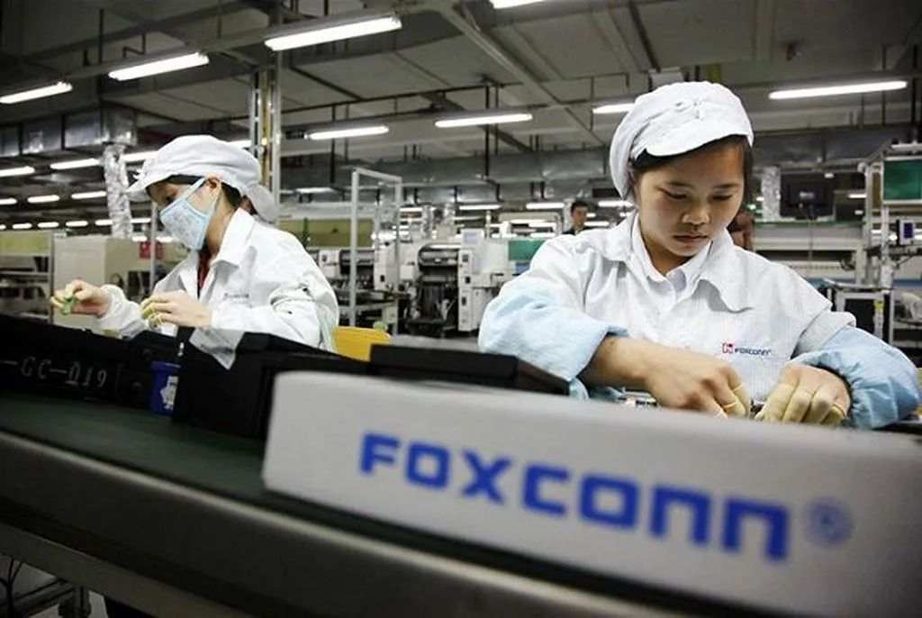富士康印度工厂超百人感染新冠，iPhone减产50%！中国手机品牌恐受波及……