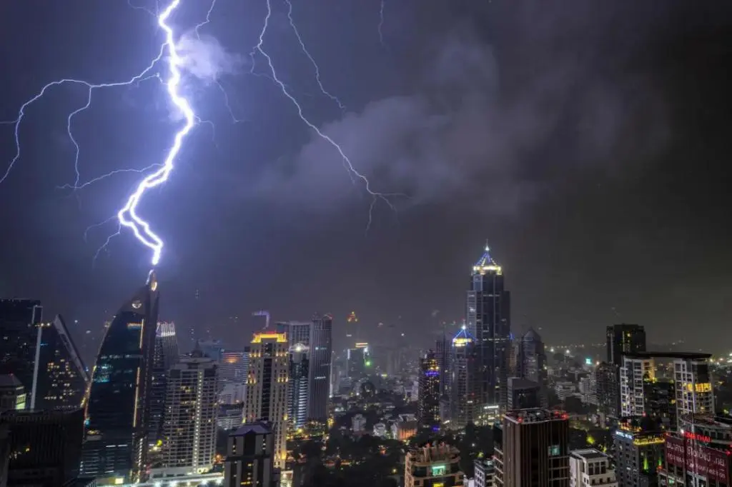 查封1056套房产！11万踩雷者的血汗钱被拿去炒房？