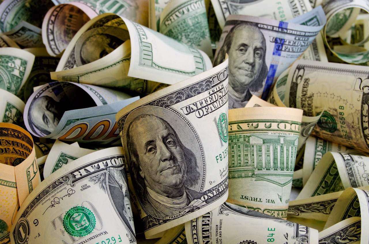 Dolar AS Melemah Terseret Kekhawatiran Inflasi Tinggi