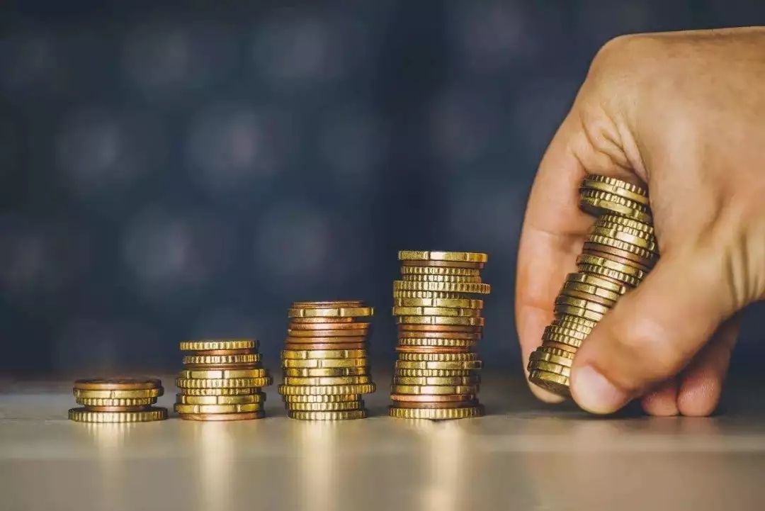 AvaTrade技术面:周三现货黄金小幅回调后走高,WTI原油期货震荡下行