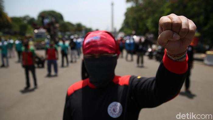 Nyerah! 3 Fakta Puluhan Ribu Buruh Kibarkan Bendera Putih