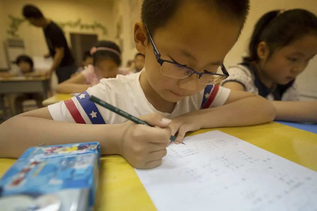 “双减”意见落地，教育类公司彻底慌了！