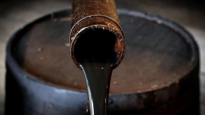 OPEC+ Masih Galau Soal Produksi, Harga Minyak Turun Tipis